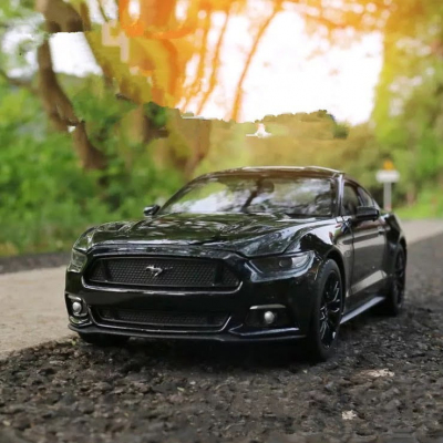 Xe mô hình 2015 Ford Mustang GT 1:24 Welly