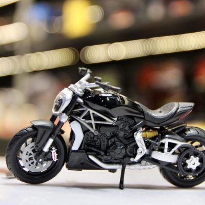 Xe mô hình Ducati XDiavel S 1:18 Bburago