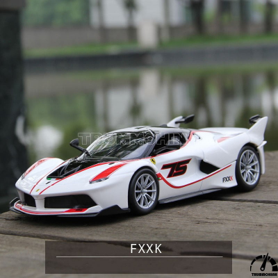 Xe mô hình Ferrari FXX-K White No.75 1:24 Bburago
