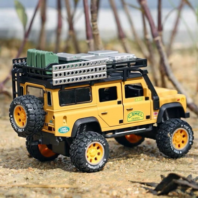 Mô hình xe Land Rover Defender Camel Trophy Off-Road 1:28 UNK