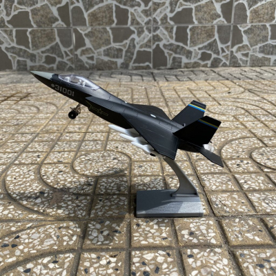 Mô hình máy bay chiến đấu F31 1:50 UNK