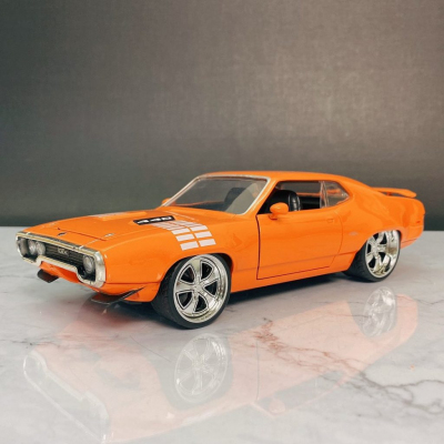 Xe mô hình 1972 Plymouth GTX orange 1:24 Jada